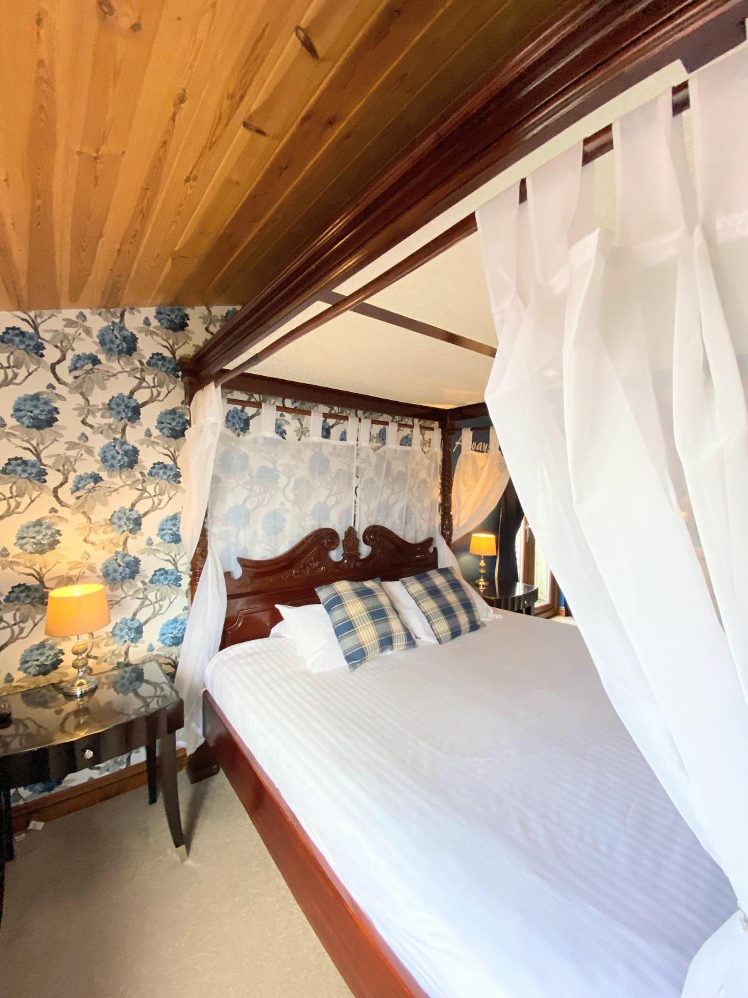 Villa Lomond 5 With Private Hot Tub - Fife - Loch Leven - Lomond Hills - Pet Friendly à Kelty Extérieur photo