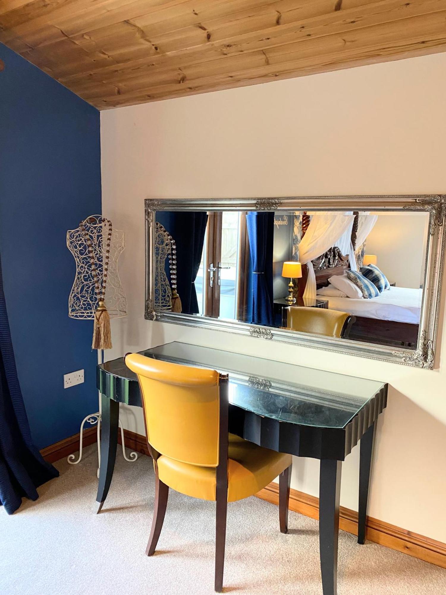 Villa Lomond 5 With Private Hot Tub - Fife - Loch Leven - Lomond Hills - Pet Friendly à Kelty Extérieur photo