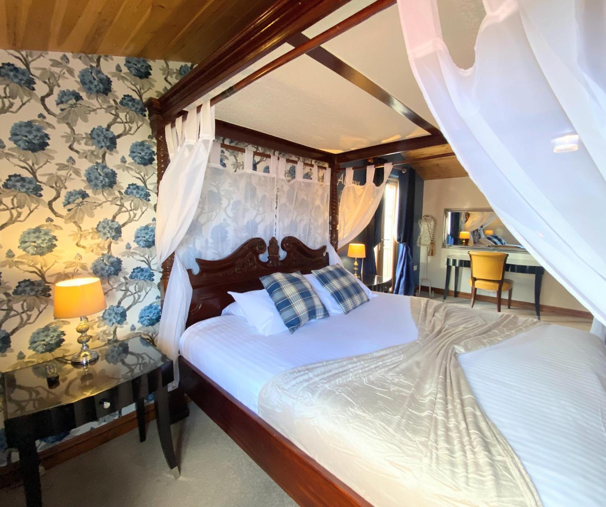 Villa Lomond 5 With Private Hot Tub - Fife - Loch Leven - Lomond Hills - Pet Friendly à Kelty Extérieur photo