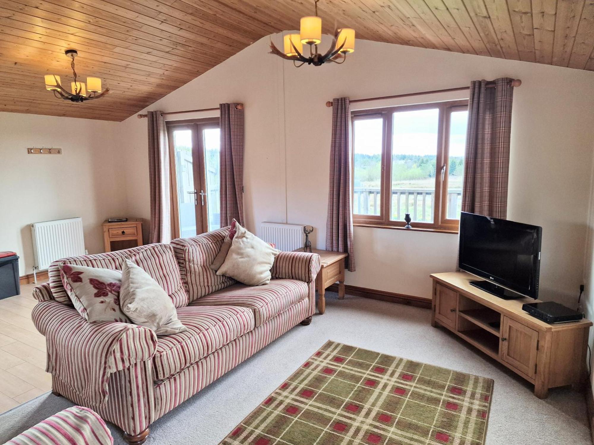Villa Lomond 5 With Private Hot Tub - Fife - Loch Leven - Lomond Hills - Pet Friendly à Kelty Extérieur photo