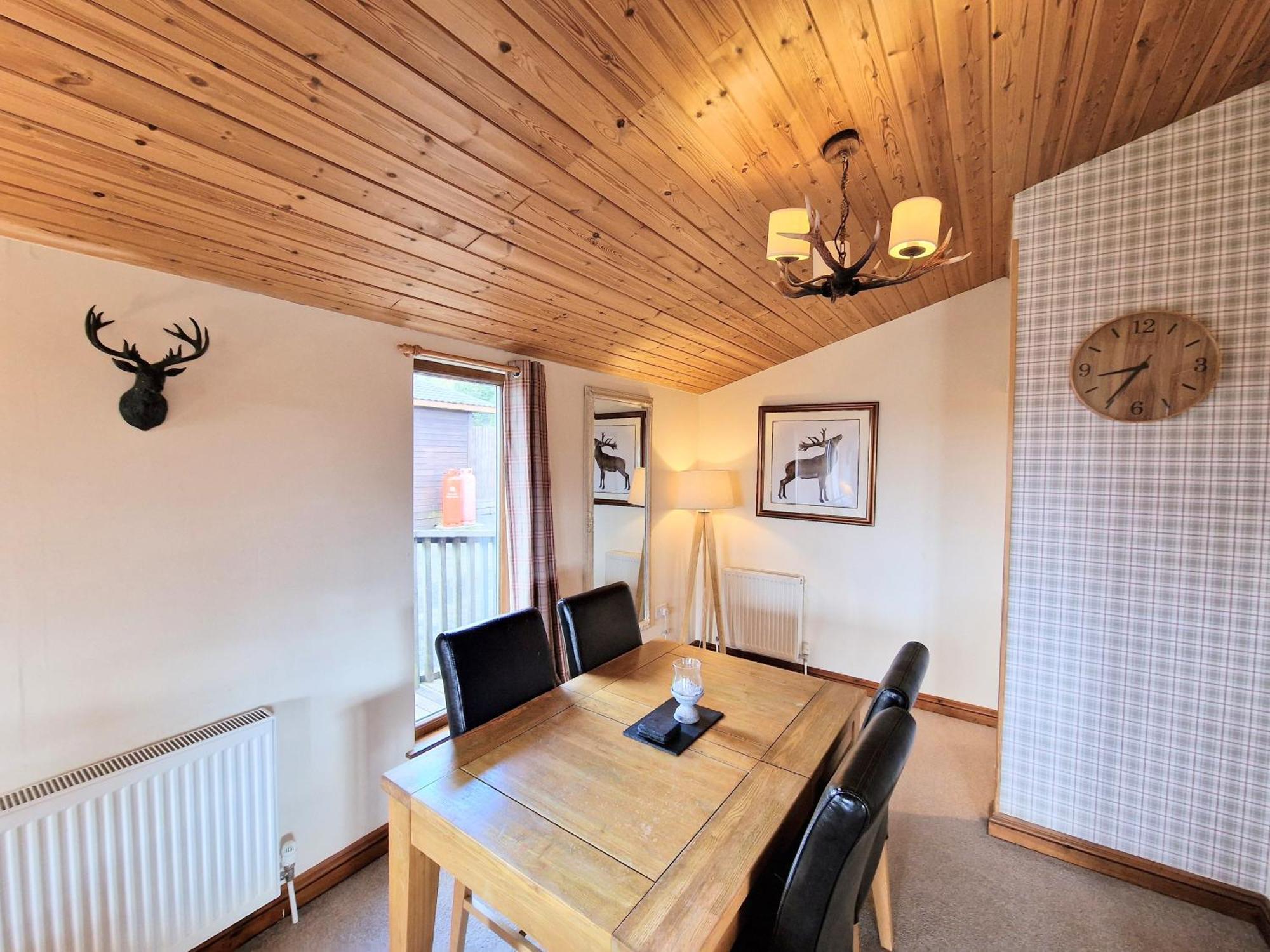Villa Lomond 5 With Private Hot Tub - Fife - Loch Leven - Lomond Hills - Pet Friendly à Kelty Extérieur photo