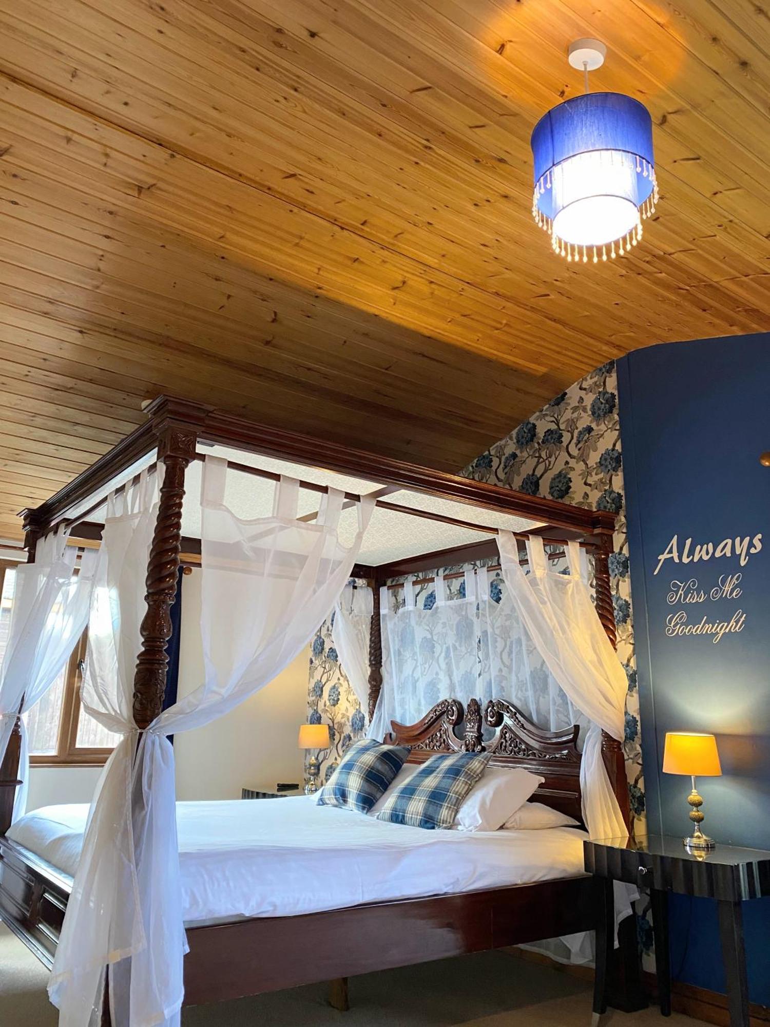Villa Lomond 5 With Private Hot Tub - Fife - Loch Leven - Lomond Hills - Pet Friendly à Kelty Extérieur photo