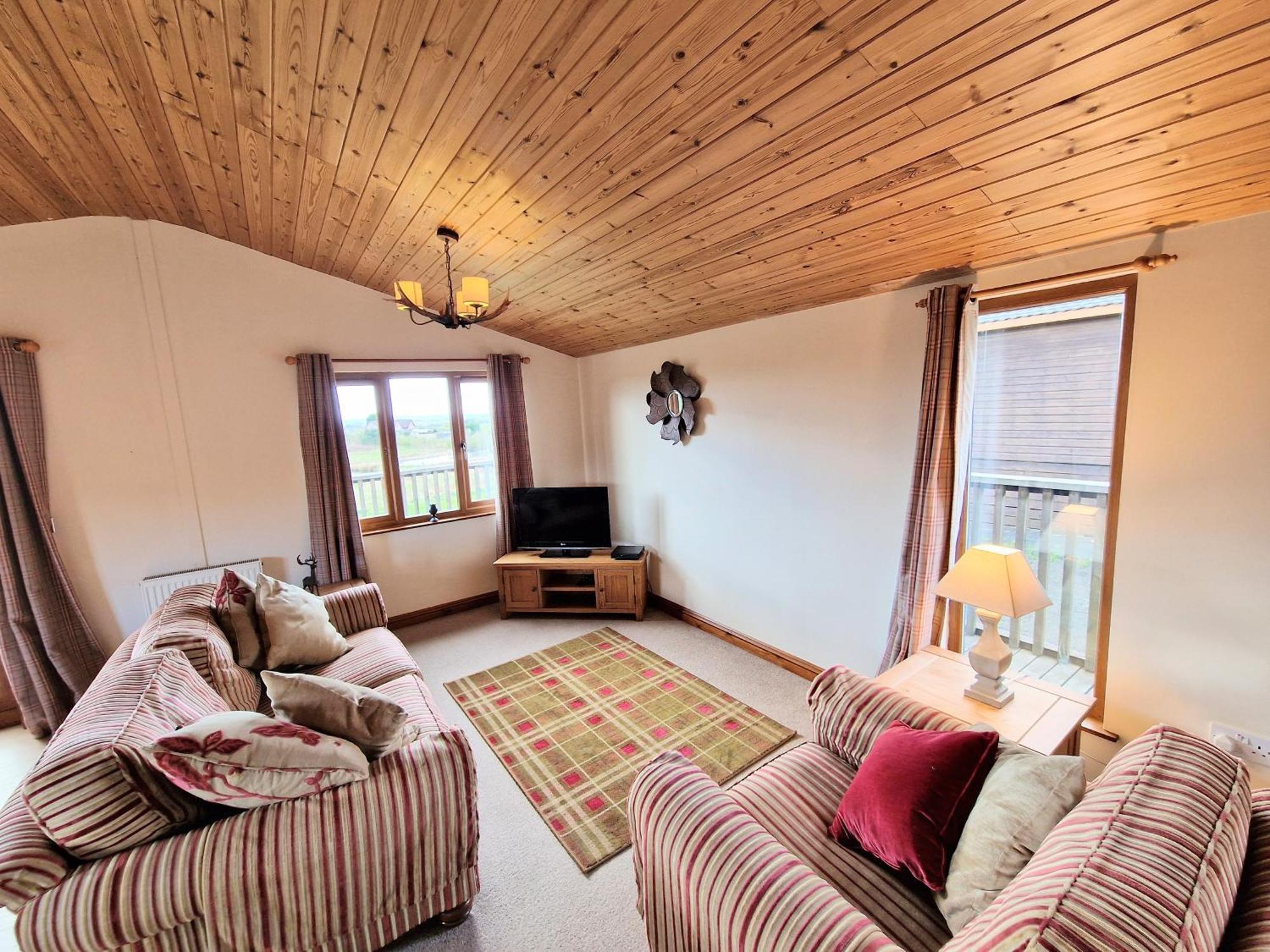 Villa Lomond 5 With Private Hot Tub - Fife - Loch Leven - Lomond Hills - Pet Friendly à Kelty Extérieur photo